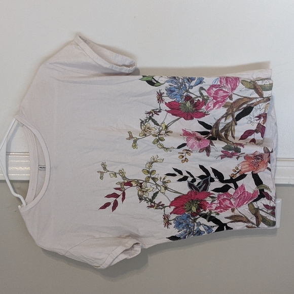 Fun Floral Top - Picture 1 of 3